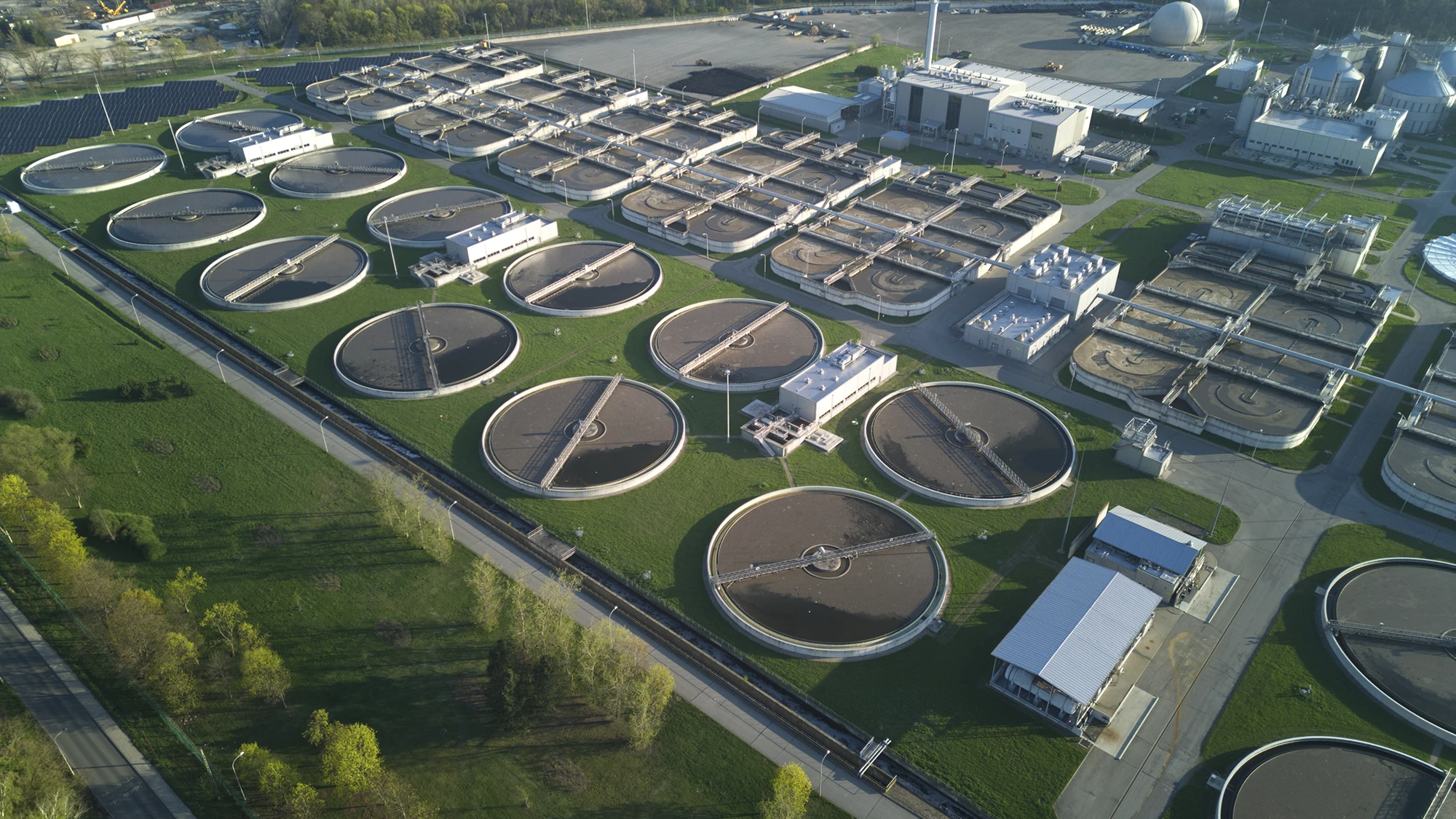 Restoring Concrete Water Tanks: Protecting Critical Infrastructure 2 Concrete water tanks are a vital part of the sewage processing system.