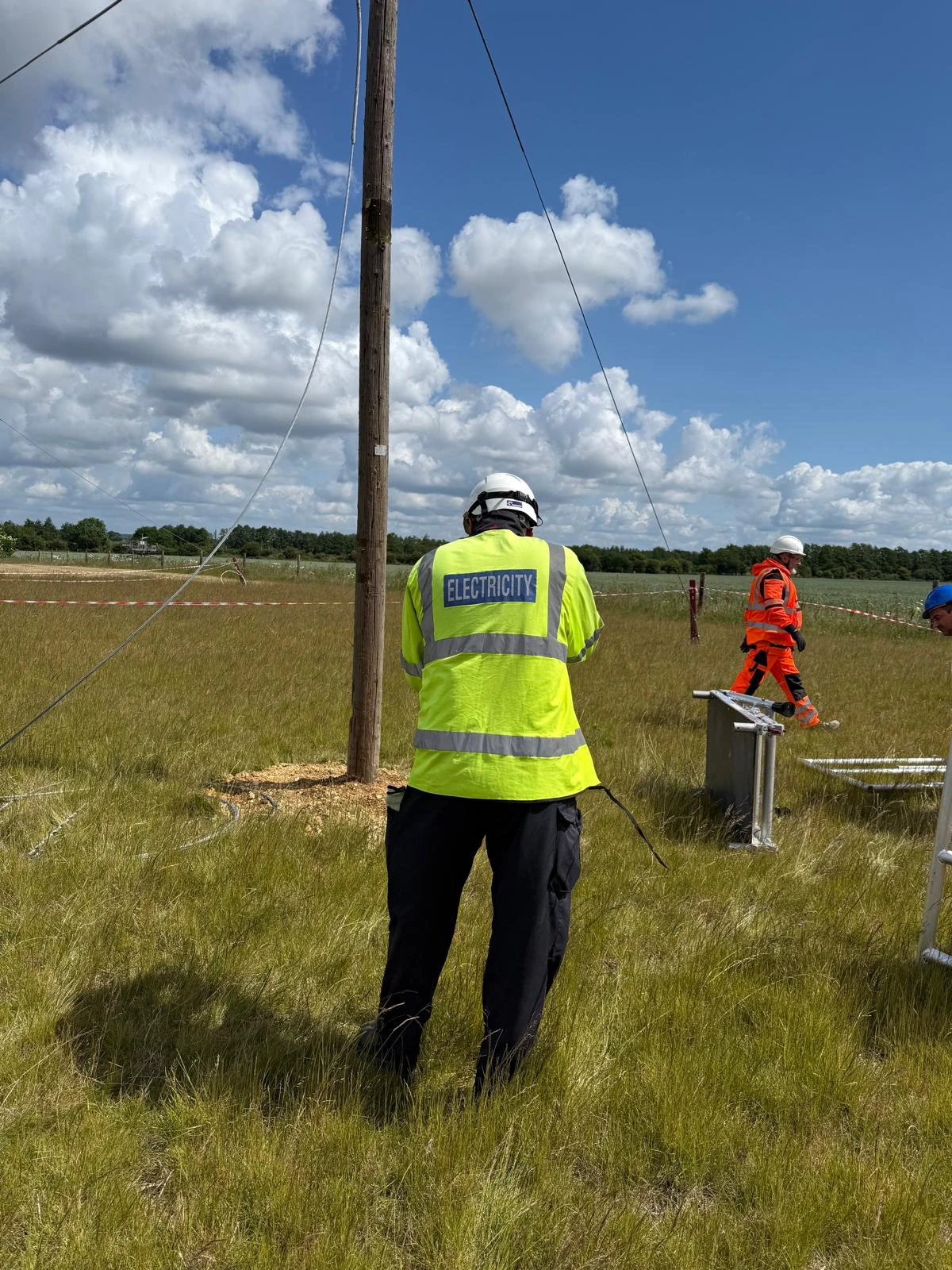 Resin-based telegraph pole repair
