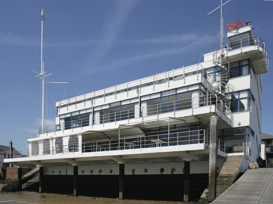 Royal Corinthian Yacht Club – Marine Repairs to Architecural Icon Restored to health Royal Corinthian Yacht Club, photo courtesy of Wikimedia Commons